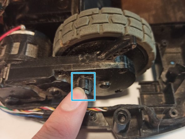 Ecovacs Deebot 920 Reassembly, Concerning Wheel Wells: crwdns2935265:04crwdnd2935265:02crwdnd2935265:03crwdne2935265:0