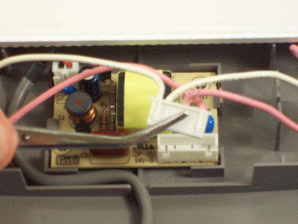 Microtek ScanMaker 5900 New Upper Lid Bulbs Replacement, Remove wires from circuit board: crwdns2935265:04crwdnd2935265:03crwdnd2935265:03crwdne2935265:0