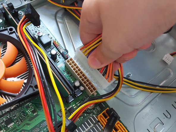 Changement CPU PC fixe, Déconnecter les nappes: étape 2, image 3 de 3