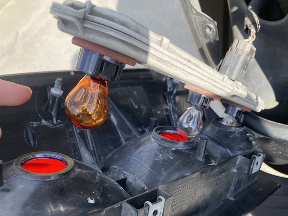 2006 Dodge RAM Turn Signal Bulb Replacement: crwdns2935265:04crwdnd2935265:02crwdnd2935265:03crwdne2935265:0