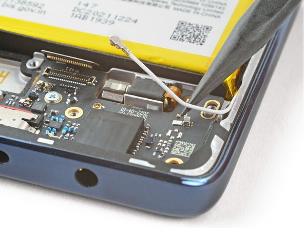 Motorola Moto G Stylus 5G (2022) Screen Replacement, Disconnect the antenna cable: crwdns2935265:030crwdnd2935265:03crwdnd2935265:03crwdne2935265:0