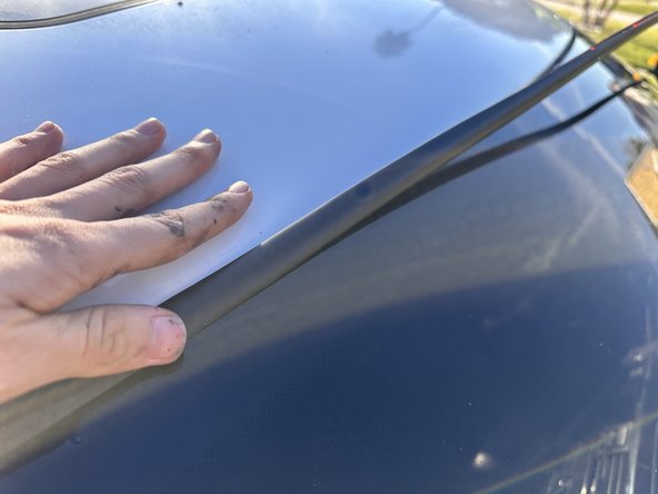 2010 BMW 335i Coupe Windshield Seal Replacement: crwdns2935265:06crwdnd2935265:03crwdnd2935265:03crwdne2935265:0