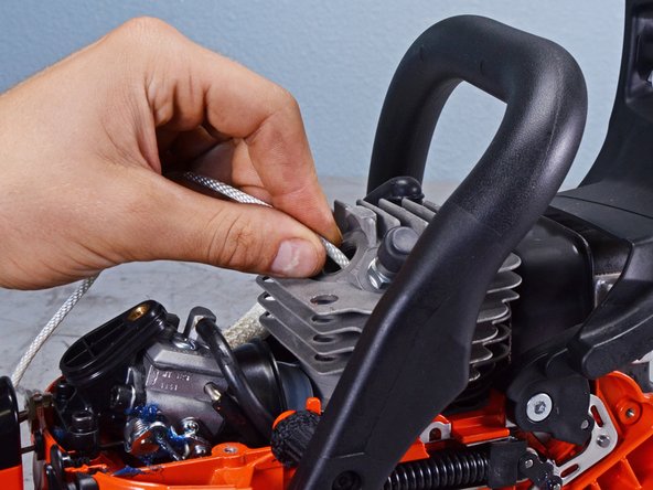 Echo Chain Saw CS4910 2020 Oiler System Replacement, Insert a rope: crwdns2935265:027crwdnd2935265:02crwdnd2935265:03crwdne2935265:0