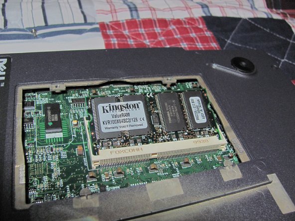 Dell Latitude CS RAM Replacement: crwdns2935265:04crwdnd2935265:02crwdnd2935265:02crwdne2935265:0