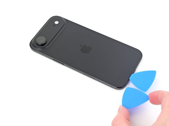 iPhone Air Back Glass Replacement, Separate the left edge adhesive: crwdns2935265:010crwdnd2935265:01crwdnd2935265:03crwdne2935265:0