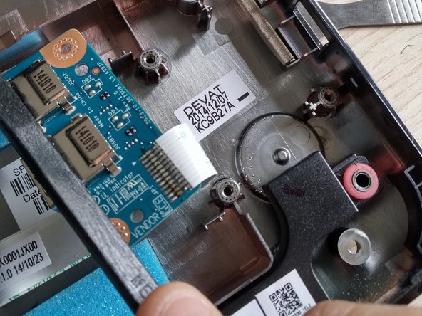 HP 250 G3 WiFi Card Replacement, removing usb pcb: crwdns2935265:019crwdnd2935265:02crwdnd2935265:03crwdne2935265:0