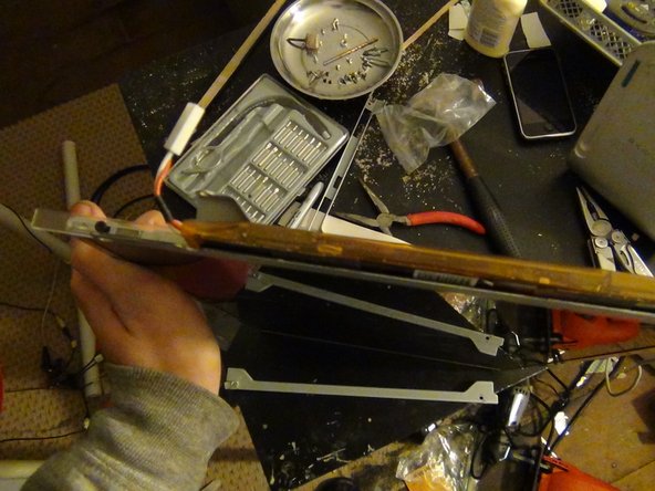 iMac Intel 17" UniMac Version 2 Screen Adapter Replacement: crwdns2935265:04crwdnd2935265:02crwdnd2935265:02crwdne2935265:0