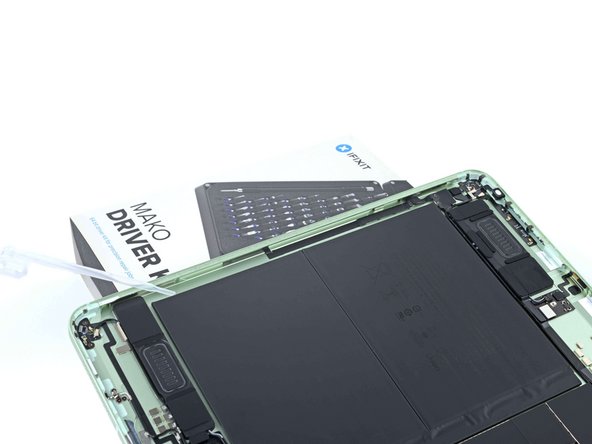 iPad Air 4 Battery Replacement, Apply isopropyl alcohol to the left edge of the battery: stap 0, afbeelding 3 van 3