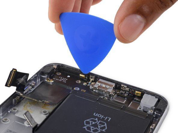 iPhone 6s Plus Lightning 接口和耳机插口: 步骤 69 中的图像 1，2