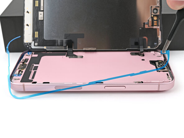 iPhone 15 Screen Replacement: 步骤 55 中的图像 3，3