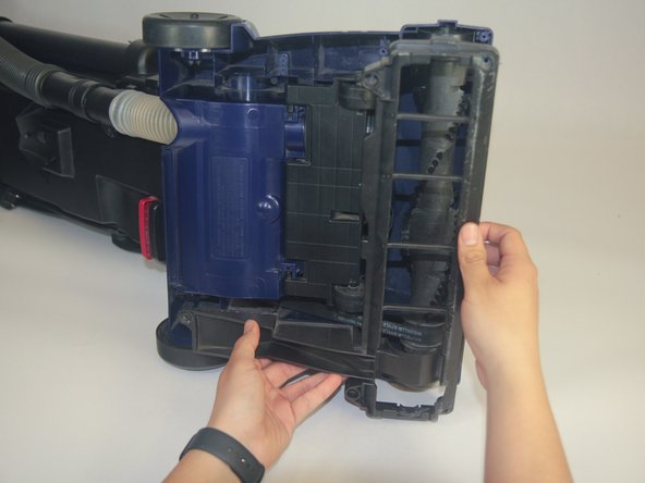 Replacing a Bissell POWERforce Helix Vacuum Hose: crwdns2935265:04crwdnd2935265:03crwdnd2935265:03crwdne2935265:0