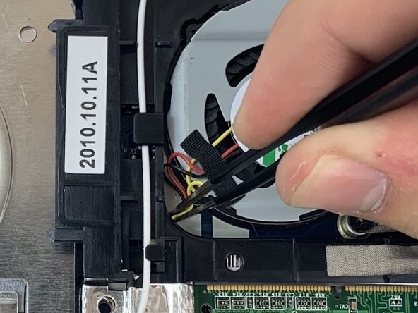 Acer Aspire One D255-1625 Fan Replacement: step 4, image 2 of 3