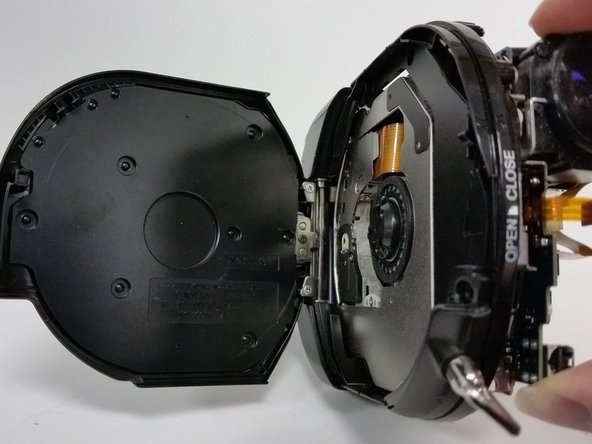 Sony Handycam DCR-DVD650 Disk Door Replacement: crwdns2935265:011crwdnd2935265:03crwdnd2935265:03crwdne2935265:0