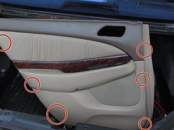 2003 Acura TL Window Regulator Replacement: passo 2, immagine 3 di 3