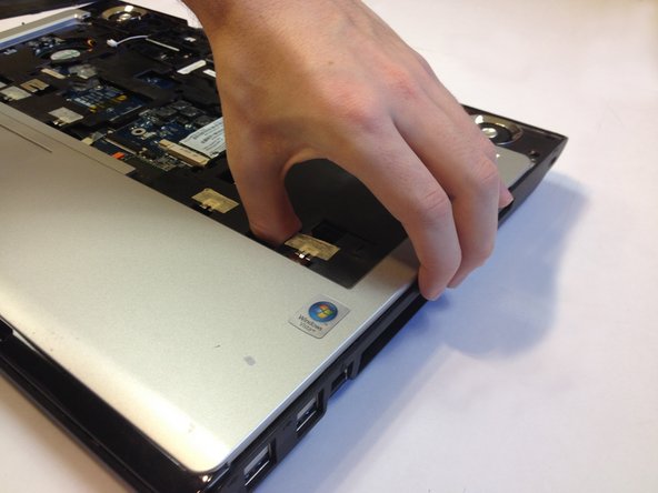 Toshiba Satellite P205-S8811 Speakers Replacement: crwdns2935265:031crwdnd2935265:02crwdnd2935265:02crwdne2935265:0