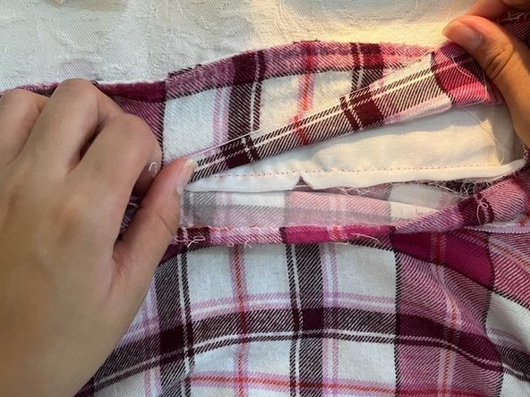 How to Repair a Shirt Collar: crwdns2935265:04crwdnd2935265:02crwdnd2935265:02crwdne2935265:0