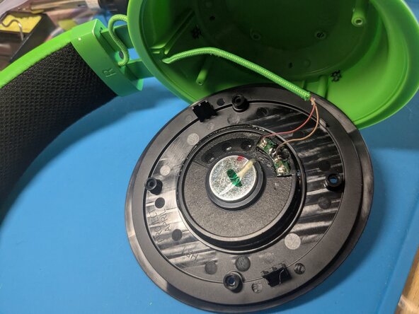 Razer Kraken (Kraken TE) Headband Replacement, Solder driver: crwdns2935265:020crwdnd2935265:02crwdnd2935265:03crwdne2935265:0