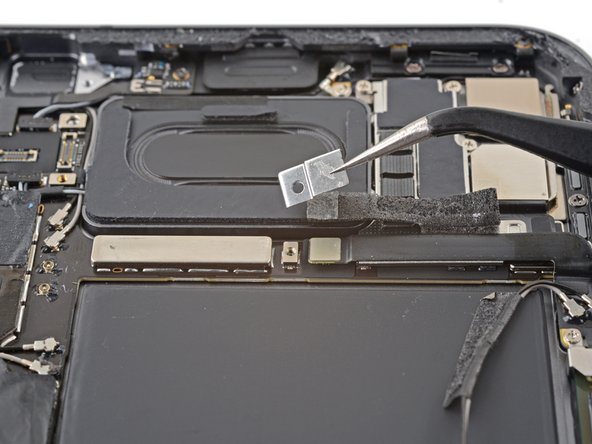 iPad Pro 11" 3rd Gen Battery Replacement, Remove the antenna cable bracket: crwdns2935265:052crwdnd2935265:02crwdnd2935265:02crwdne2935265:0