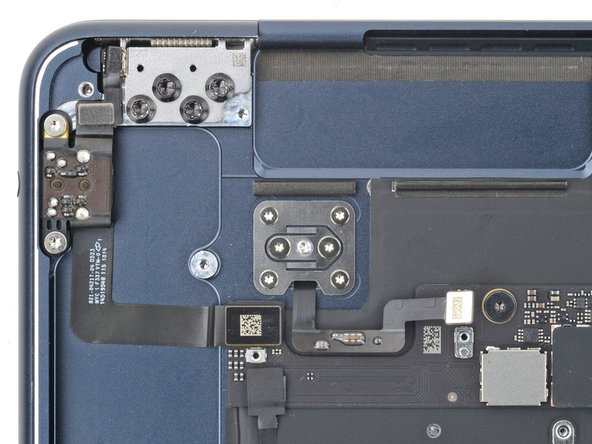 MacBook Air 15" 2023 Touch ID Sensor Replacement, Remove the Touch ID sensor bracket: crwdns2935265:041crwdnd2935265:02crwdnd2935265:03crwdne2935265:0