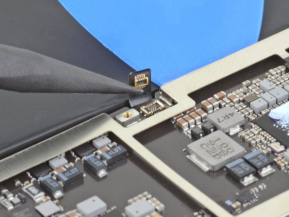 iPad Air 3 Logic Board Replacement, Shift the Smart Connector cable: crwdns2935265:045crwdnd2935265:02crwdnd2935265:03crwdne2935265:0