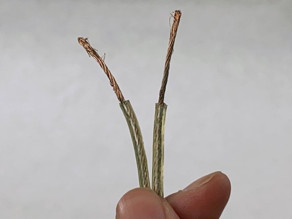 How to Repair a Break in the Wire of a Foil/Sabre Fencing Body Cord: Schritt 10, Bild 2 von 2