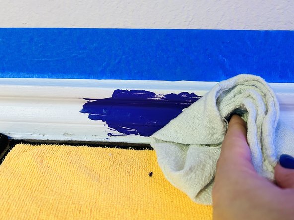 How To Repair A Paint Stained Baseboard: passo 2, immagine 3 di 3
