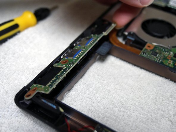 Fujitsu T902 Teardown: crwdns2935265:013crwdnd2935265:03crwdnd2935265:03crwdne2935265:0