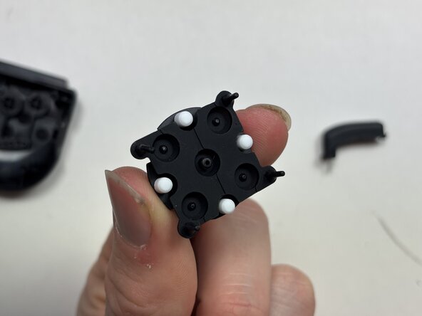 Razer Kishi V2 Pro D-Pad Replacement, D-Pad: crwdns2935265:03crwdnd2935265:02crwdnd2935265:02crwdne2935265:0