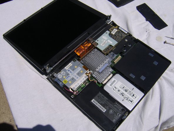 Disassembling the Compaq Armada 7800: crwdns2935265:05crwdnd2935265:03crwdnd2935265:03crwdne2935265:0