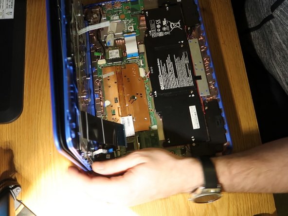 HP Stream 13 Battery Replacement: step 4, image 2 of 2