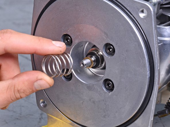 Wacker Pump PG1 2014 Seal Kit Replacement, Remove the seal spring: crwdns2935265:011crwdnd2935265:02crwdnd2935265:02crwdne2935265:0