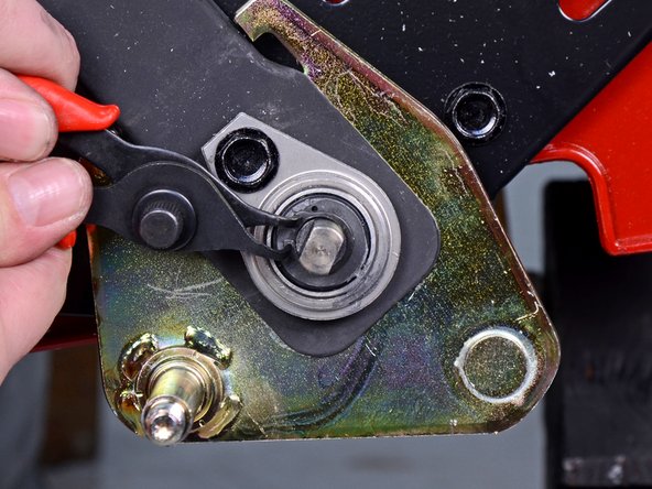 Toro Walk Behind Mowers 21199HD 2018 Rear Axle Replacement, Install the snap ring: crwdns2935265:027crwdnd2935265:02crwdnd2935265:03crwdne2935265:0