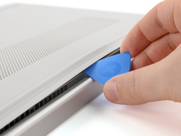 HP 15-fc0000 Series Speakers Replacement, Release the bottom cover clips: crwdns2935265:03crwdnd2935265:02crwdnd2935265:02crwdne2935265:0