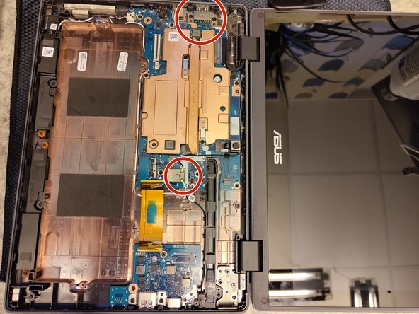 ASUS Chromebook CR1 (CR1100) Teardown, Remove screen assembly: crwdns2935265:04crwdnd2935265:02crwdnd2935265:03crwdne2935265:0