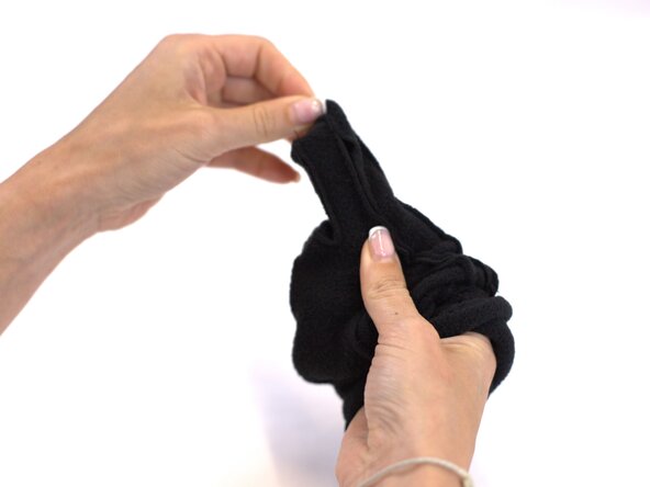 How to Repair a Seam Split in a Winter Glove, Prepare the glove: crwdns2935265:02crwdnd2935265:03crwdnd2935265:03crwdne2935265:0