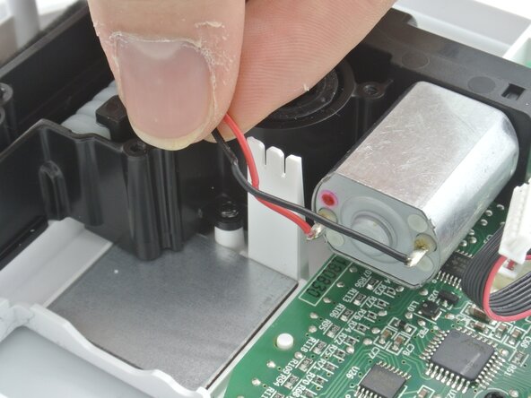 Disassembling the Root Coding Robot, Repositionning some cables: crwdns2935265:09crwdnd2935265:02crwdnd2935265:02crwdne2935265:0