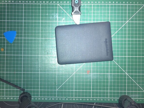 Kobo Nia Teardown, Open the back case: crwdns2935265:01crwdnd2935265:02crwdnd2935265:03crwdne2935265:0