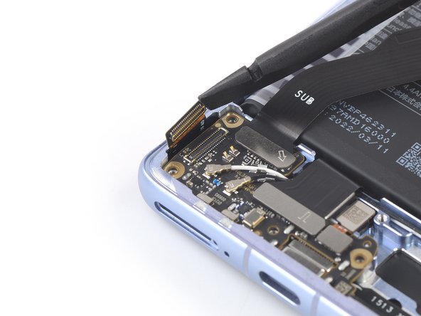 Xiaomi 12 Screen Replacement, Disconnect the display: crwdns2935265:022crwdnd2935265:02crwdnd2935265:02crwdne2935265:0