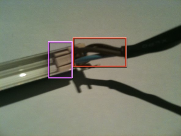 Removing CCFL from iMac 20in LCD CCFL assembly, CCFL assembly: crwdns2935265:024crwdnd2935265:02crwdnd2935265:03crwdne2935265:0