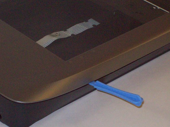 How to clean Microtek ScanMaker 5900 glass, Detach plastic latches: crwdns2935265:03crwdnd2935265:02crwdnd2935265:03crwdne2935265:0