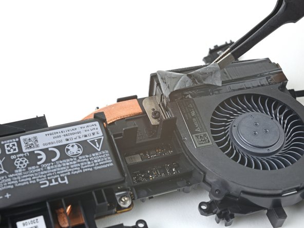 HTC Vive XR Elite Fan Replacement, Peel the tape: crwdns2935265:0101crwdnd2935265:02crwdnd2935265:03crwdne2935265:0