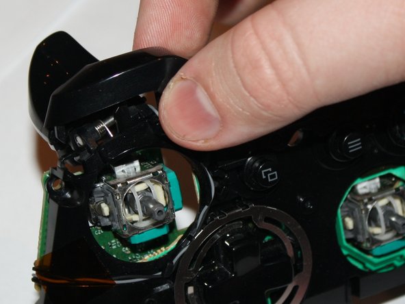 How to Fix a Stuck Button(s) On an Xbox One Controller 1697: crwdns2935265:00crwdnd2935265:01crwdnd2935265:02crwdne2935265:0