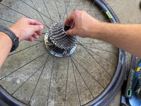 Bicycle Cassette Replacement: passo 3, immagine 2 di 3