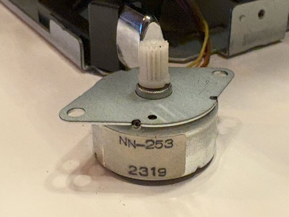 Nikon Coolscan 5000ED - Stepper Motor Replacement, Locate and Remove Stepper Motor: crwdns2935265:06crwdnd2935265:03crwdnd2935265:03crwdne2935265:0