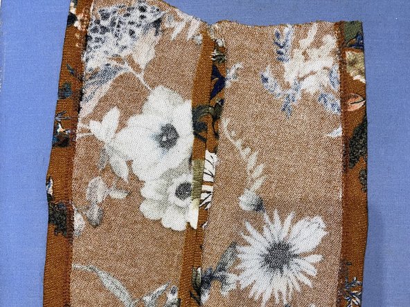 How to Patch a Ripped Crotch in Cotton Pants: crwdns2935265:05crwdnd2935265:02crwdnd2935265:02crwdne2935265:0