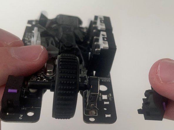 Razer Viper Mini Trigger Switches Replacement, Remove Left Switch: crwdns2935265:08crwdnd2935265:02crwdnd2935265:02crwdne2935265:0