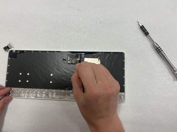 Apple Magic Keyboard 2 A2450 Motherboard Replacement: crwdns2935265:04crwdnd2935265:02crwdnd2935265:03crwdne2935265:0