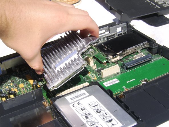 Disassembling the Compaq Armada 7800: crwdns2935265:024crwdnd2935265:03crwdnd2935265:03crwdne2935265:0