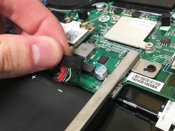 Gigabyte P35K Laptop Hard Drive Replacement: crwdns2935265:010crwdnd2935265:03crwdnd2935265:03crwdne2935265:0