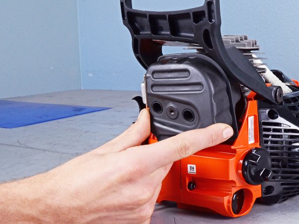 Echo Chain Saw CS4910 2020 Piston Assembly Replacement, Remove the muffler: crwdns2935265:034crwdnd2935265:02crwdnd2935265:03crwdne2935265:0